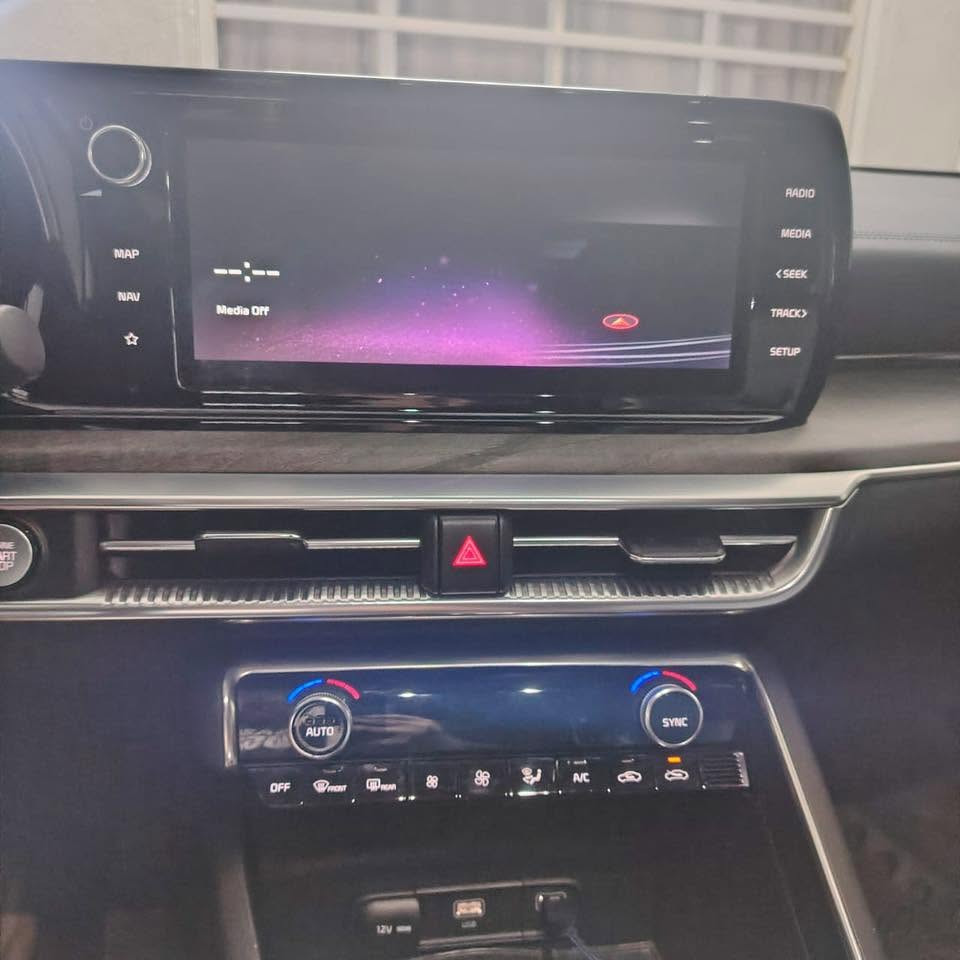 السلام عليكم
كية K5 2023
المواصفات EX معرفة 
بنرامة
جلد 
تدفئة وتبريد كشنات 
كامرات 360 درجة 
رادارات امامي وخلفي 
وفول تحكمات 
حادث السيارة قطعتين 
بنيد والجاملغ 
السعر 168
الهاتف ***********
