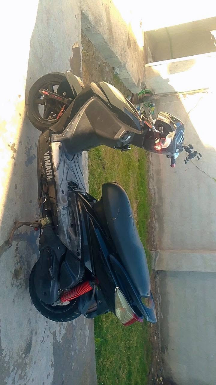 سلام عليكم سكنس محورة كابريتر مكينة ثمانية أو خمسين أو نص الله شاهد علية الدراجة جانت تاكل الشارع اكل بس شو كامت ما اصعد دهن اريدهة مراوس


**إذا كنت صاحب هذا الإعلان وتريد حذفه لأي سبب، رجاءا أرسل رسالة إلى الدعم الفني**