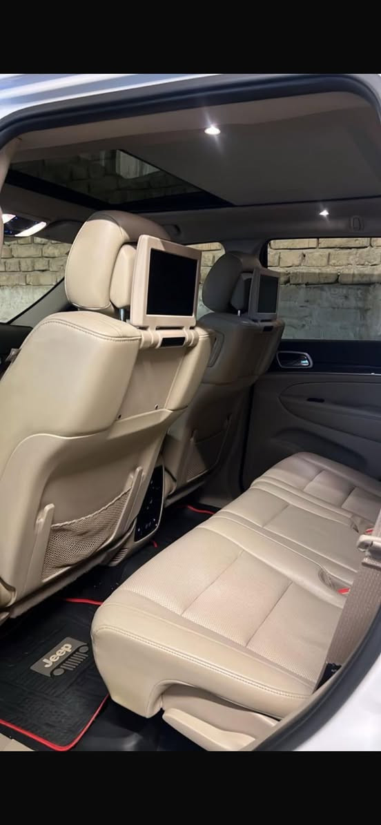 لسلام عليكم عندي جيب خليجي 2019 وكاله هارلم سياره جديده وبدون نقص مكفوله كفاله عامه عدا حادث بسيط ربع جاملغ وشويه بالنيد وموضوع بالصور 
فول الفول السياره ماشيه 100 الف كيلو 
مكاني بغداد زيونه رقم بغداد مبدله الجديد هزه جديده باسمي السياره السعر 28500 وبيها مجال بسيط 
للاتصال 
‭0771 091 2824‬
