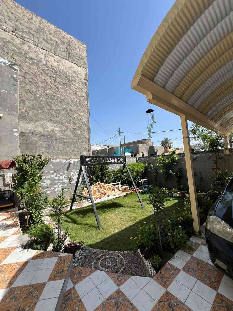 السلام عليكم بيت ٢٧٠ متر طابو زراعي سند ٢٥
العنوان جمعيه شارع حبيب ابن مظاهر الاسدي 
-غرفتين نوم _استقبال _صاله كبيره _مطبخ _كراج سياره وحديقه البيت ع شارعين الباب خلفيه ع شارع والبابالرئيسيه شارع ع شارعين البيت جاهز بناء جديد طابوق صب مسلح السعر (165) وبي مجال 
الاستفسار مراجعة مكتب اليساري للعقار العنوان طويريج الشارع العام 
***********
