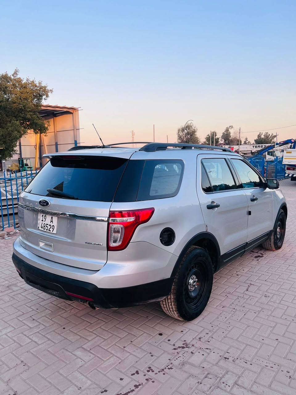 السلام عليكم #للبيع
فورد اكسبلور موديل 2013 رقم كربلاء الانگليزي سنويه وهزه جدد باسمي تحويل ثاني يوم السياره وارد أمريكي حادثه جاملغ وبنيد بدون دواخل
موصفات
3 قطع تبريد
7 راكب
كشنات كهرباء
لايت زنون عالي ناصي
تحكم استيرن جهتين
ماشيه 170 الف حقيقي 
محرك V6
مكينه كير حداديه تبريد تدفئه تخم تاير كهربائيات كله جاهز مابيه اي نقص السياره احلا من الصور السعــــر 117 وبيه مجال بسيط للشراي مكاني كربلاء للاستفسار
***********
***********
