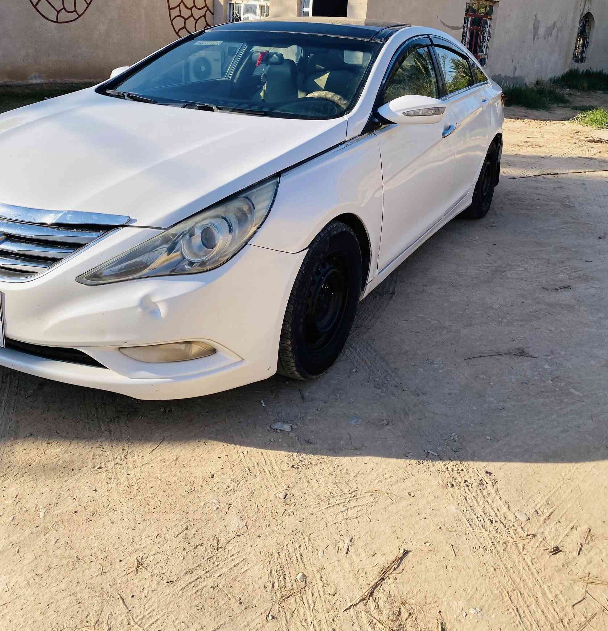 السلام عليكم للبيع سوناتا 2011سيارة خليجي اذا اكو مراوس اوبتما سيارة مصبوغه عام بيه ضرر جاملغ الخلفي  سيارة محرك بيه رواجز صوت بل محرك يروح و يرجع بس لا تبخير ولا تنقيص رقم أربيل تحويل تريد وكاله  السعر 80بيه مجال اتصل ***********
