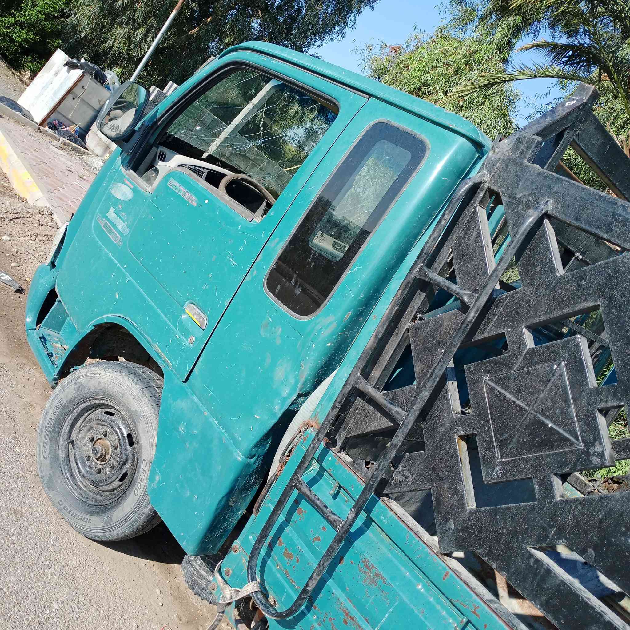 سامسونگ موديل 2000 كير مكينه محور بستا رقم اسود جاهزه السعر 19ورقه تلفون ***********  انتبه انتبه كوم حديد.  السياره بلاد. أتعهد بكل شي بيها
