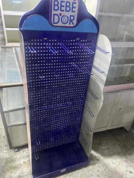 لوكرات عدد ٦
وفاترينات الامينوم عدد ٢. ***********
