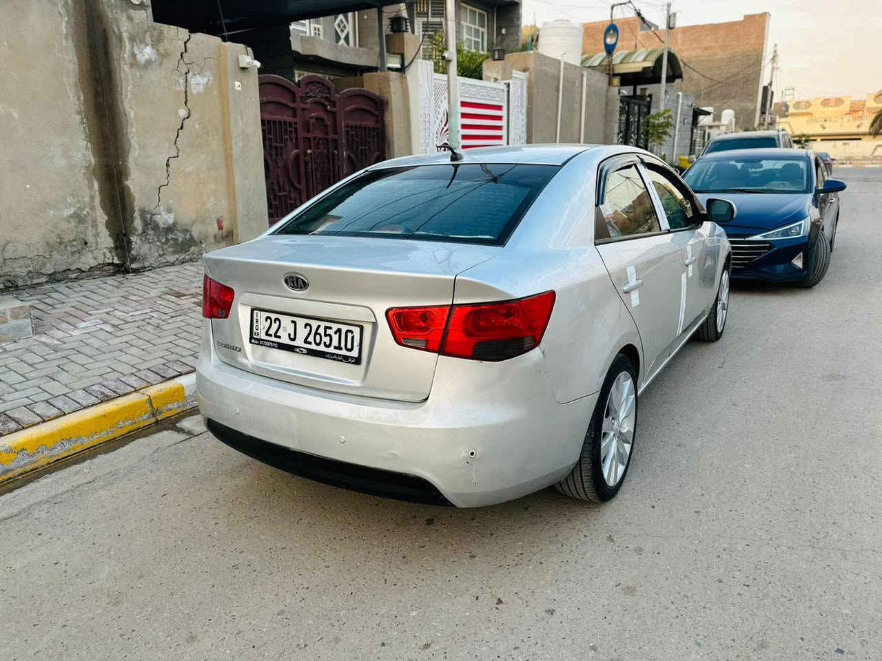 للبيع سيراتو موديل 13كفاله عامه من الفتح ول صبغ فقط بارد جاملغ الخلفي علوان واسط الشحيميه السعر 100وبيهه مجال تصال ***********
