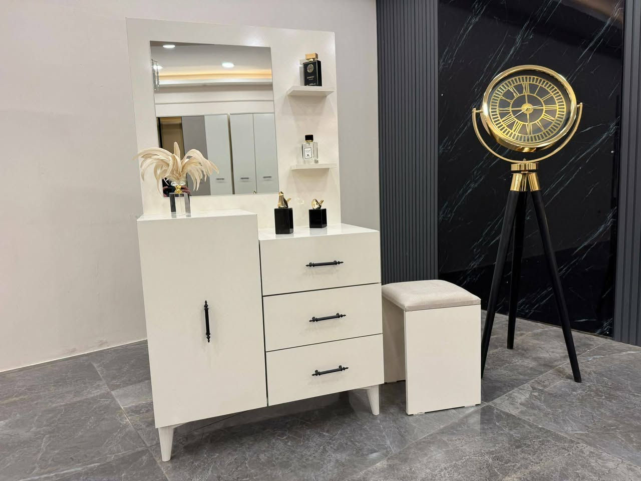 بسم اللە
*موديل     بايرام    المودرن*
*7 قطع*.    *كنتور مع الملحق 3م*
*2- برغي وچوي حديد*
*سرير مخزن جك*
*5- شغل درجه اولى*
    *السعر🔥 975الف
خدمە توصیل متوفر
للحجز مراسلتی
العنوان//بغـــــــــداد


**إذا كنت صاحب هذا الإعلان وتريد حذفه لأي سبب، رجاءا أرسل رسالة إلى الدعم الفني**