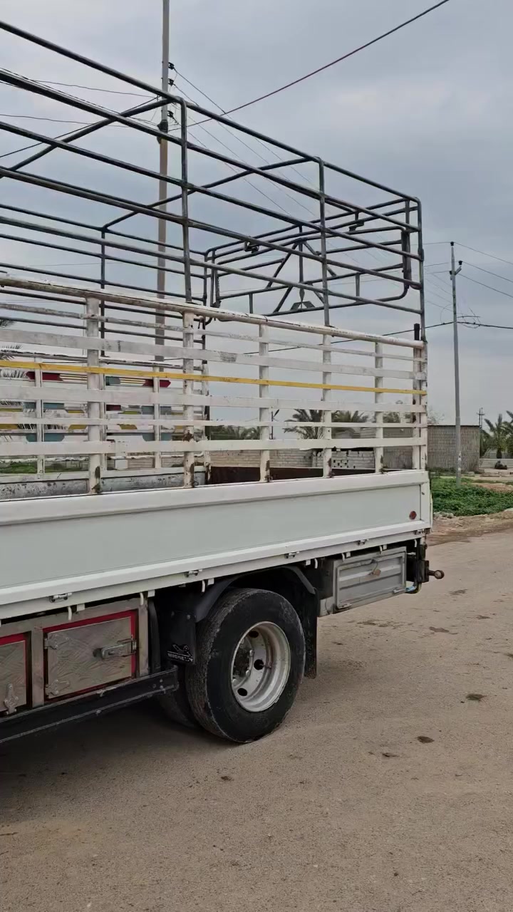 سلام عليكم كنتر سليمانيه مدييل ١٦
تخم تاير محجر بوري جادر برموده وشتوي هم موجود 

سياره بيه ضربه بل قماره كير مكينه اكسل شاصي جديد

تحويل ثاني يوم 

سعر 188 بيه مجال 

استفسار ***********
