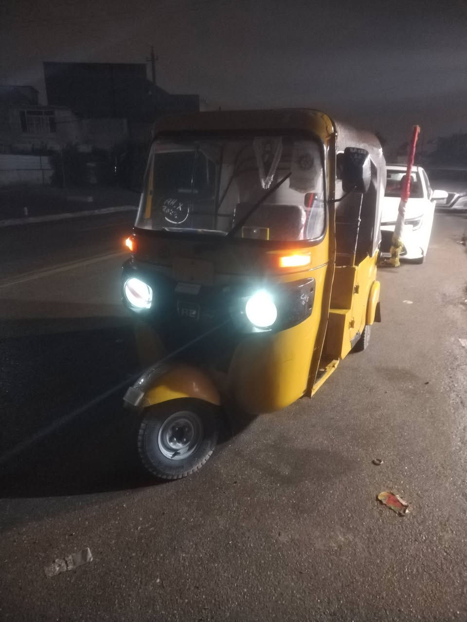 سلام عليكم تكتك 21كامله تخم تاير جديد تخم تايرات جديد تكتك كامله كبل للشارع رقمي وتساب وخط متوفر***********
