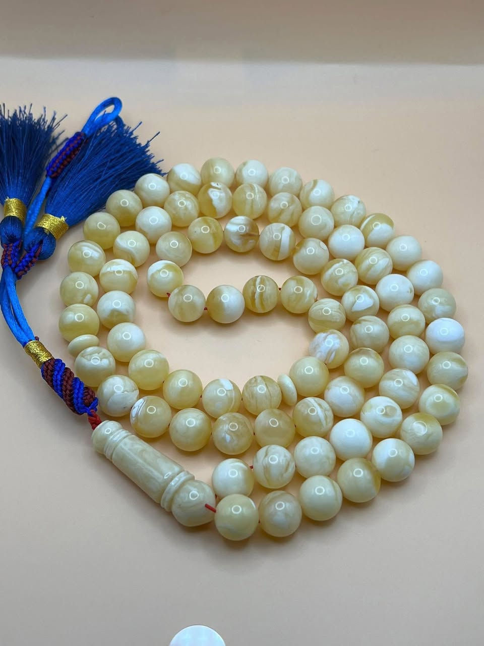 بسم الله..مسباح كهرب كلينغرادي vip حر مشروط خام جبس محاحي مبركع بالعسل من العيار الثقيل . صافي ولا غلطة خراطة جديدة . الشاهد قطعة وحدة . الوزن 84 غرام . حجم الخرز 12 ملم . عدد الخرز 75 . محمل شيوخ .
المهتم يدخل خاص…
يوجد توصيل لكل محافظات العراق…


**إذا كنت صاحب هذا الإعلان وتريد حذفه لأي سبب، رجاءا أرسل رسالة إلى الدعم الفني**