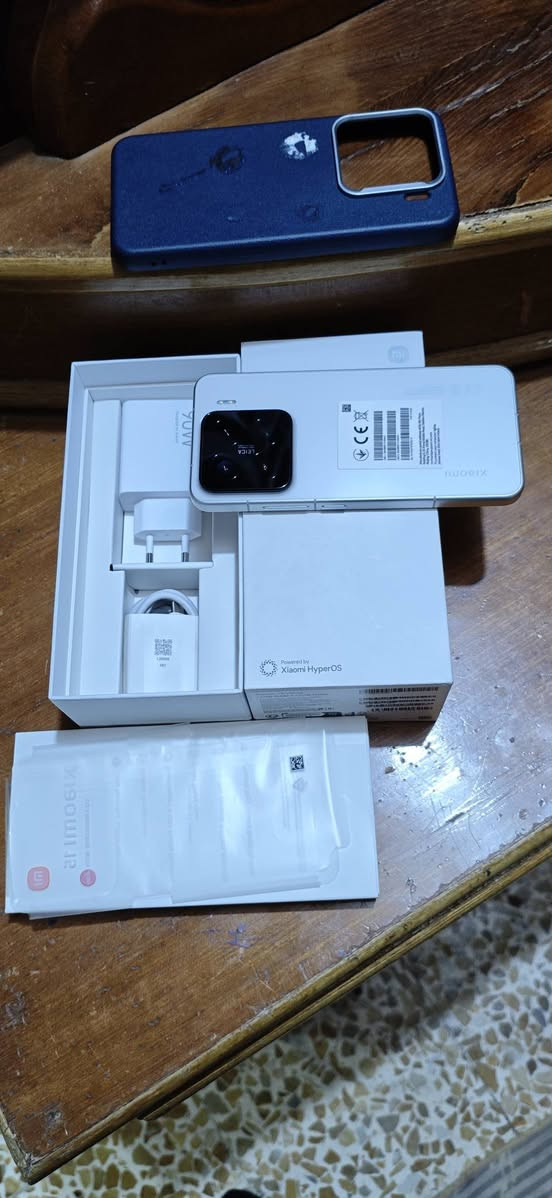 سلام عليكم للبيع شاومي مي 15 G5 ذاكرا 512=16 مستخدم اسبوع فقط كسر كارتون جهاز افلاكشب مكفول من الزلغ شرط اذا بيه زلغ يرجع بطاريه 100 مشحون 9 مرات فقط سعره 750 للعلم سعر الجديد بالمحلات 980روح عامل عليه وتكد اني عارضه 750 كلش هواي فرق على الجديد الشراي اتصل رقمي ‏‪0774 133 8621‬‏ ميسان حي الرحمه الثانيه قرب المستشفى البناني عمارة, ميسان
