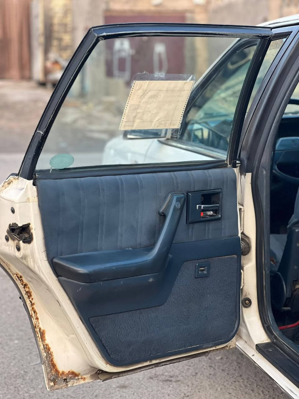 سلام عليكم سياره اولدز موديل(1990) رقم نكليزي بغداد باسمي سياره قطره صبغ مابيه مكينه وكير وصدر جدد كهربائيات كله شغاله  مكينه بلاد والسيارة كلها بلاديه السعر$(31) الهاتف(***********) مكاني بغداد مدينه الصدر
