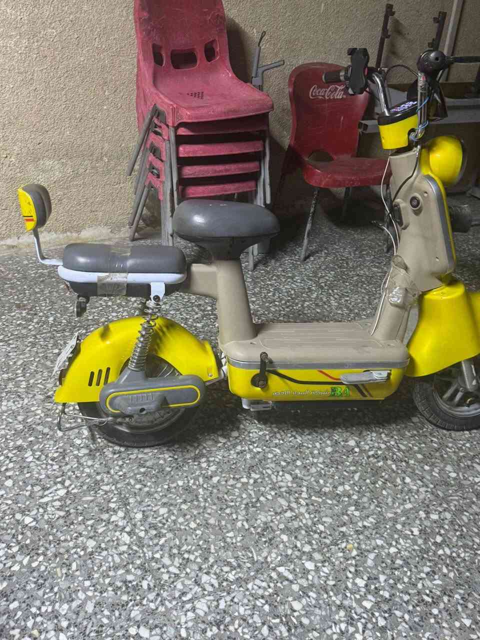 السلام عليكم دراجه شحن للبيع نضيفه كلش 4بطاريات
كارت تشغيل وسويج مفتاح قفل 

تايرات جديده لايت لد 

مكان الشرطه الخامسه 

***********
السعر 250 وبيها مجال
