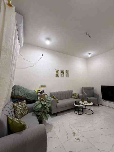 السلام عليكم احبتي الكرام 
دار سكن للبيع. 
المساحه 120م
..طابو زراعي عراقي اصولي مكاتبه وكاله نسخه من طابو. 
..
البيت طابقين .يحتوي البيت علا 4 غرف نوم .وصاله عدد 2...ديوان ..ومطبخ..وصحيات داخلية وخارجية وطارمة. 
البيت بناء حديث شغل درجة اولى 
...
.العنوان ابي الخصيب. الصنكر .قرب سايدين.
..منطقة سكنية هادئه..
...السعر.74 بي مجال 
للاستفسار ***********. سجاد المالكي.
