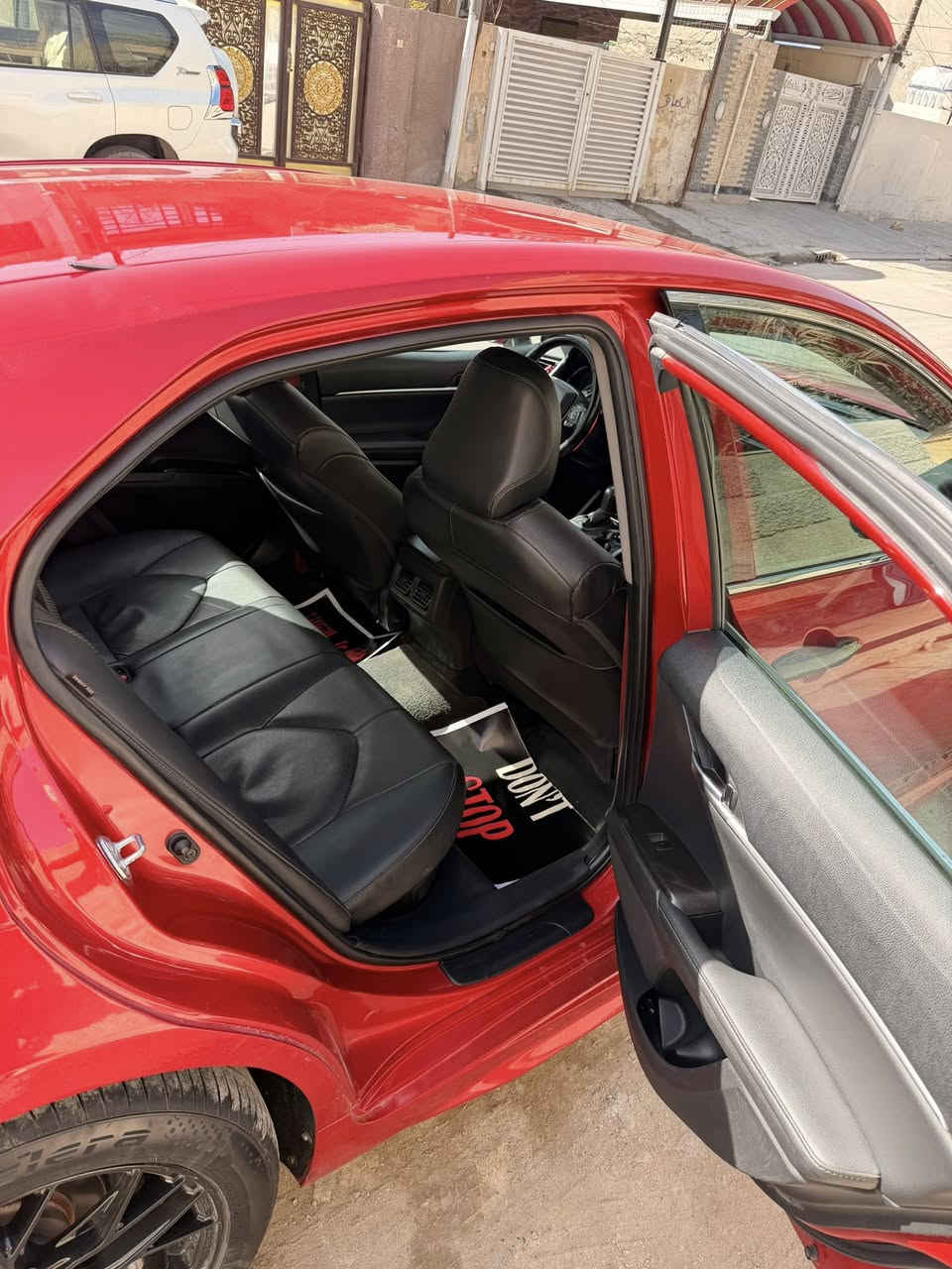 السلام عليكم
كامري ٢٠٢٣
وارد امريكي 
حادثها جاملغ خلفي صبغ 
وبابين بارد فقط 
فول مواصفات xse
كشنات تبريد +تدفئه
وكشنات اماميه كهرباء
هيتر ستيرن
سماعات jbl
رادارات اماميه +نقاط عمياء
شفتات ستيرن 
٣ مود درايف 
٥كامرات 
قماره حديد
***********
