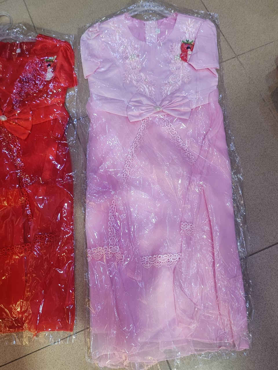 من ازياء پولو
فستان عرايس
يلبس من 5 سنوات......... لحد 12 سنه
العنوان طوز خورماتو سوق الكبير


**إذا كنت صاحب هذا الإعلان وتريد حذفه لأي سبب، رجاءا أرسل رسالة إلى الدعم الفني**