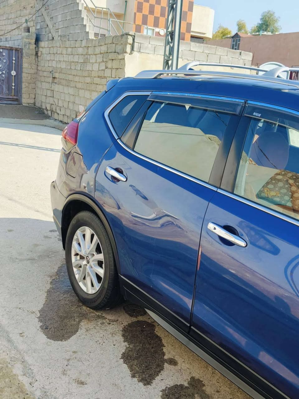 سلام عليكم البيع سياره نيسان روج 2018 ماشيه 137 الف سياره مال بيت حجم محرك2500 شرط كير شرط تبريد شرط كشن سايق كهرباي وتدفئه بيها ثلاث انضمه قياده(سبورت_ ايكو _عادي) رقم اربيل شرط التحويل صاحب  شرعي موجود مصلاوي
مكان سياره موصل ساحة اليسر
سعرها 155 وبيها مجال 
أي استفسار اتصل ***********
