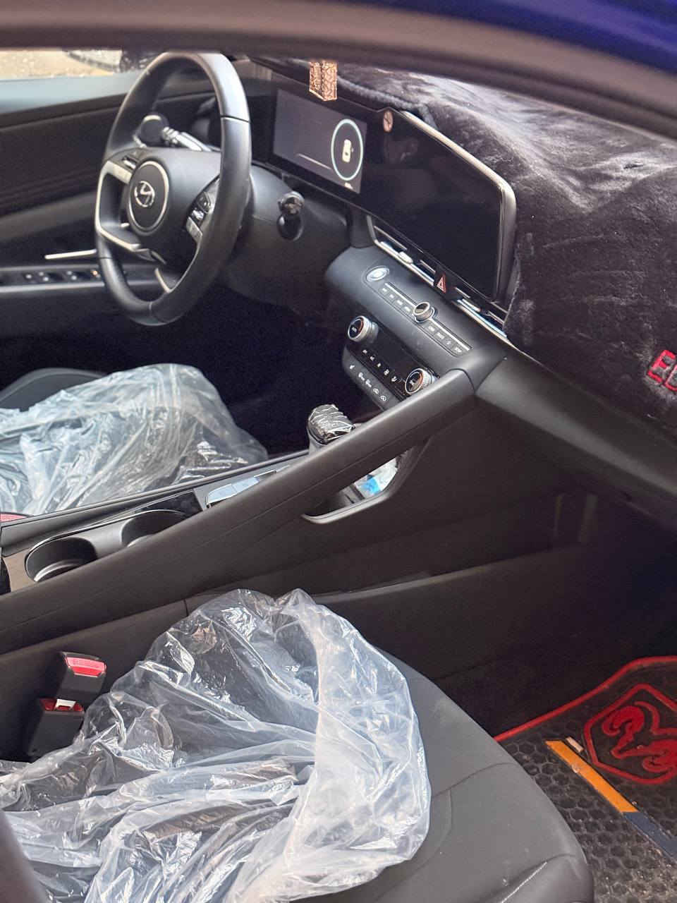 السلام عليكم موديل 25 فول امريكي بدون تبديل دعاميه فقط مبدله نفس لون بدون صبغ ماشيه 8000   مكينه دوش 2000 سعر177 وبيه مجال مكاني كوت 
***********
