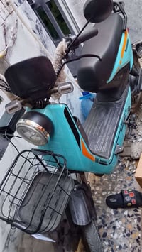 دراجه جديده بغداد الحريه سعر 400 وبيها مجال07863082117