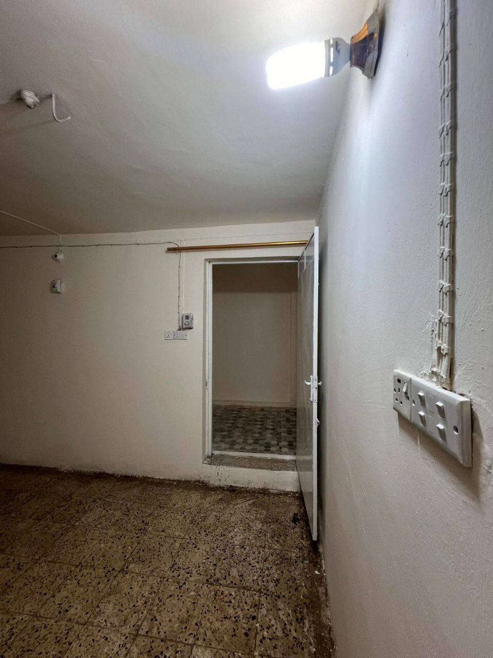 ✨ شقة للإيجار – مناسبة لعائلة صغيرة ✨
📍 الموقع: حي الطياره – خلف الدفاع المدني
📐 المساحة: تقريباً 100 متر
🔹 التفاصيل:
▪️ مطبخ
▪️ صالة
▪️ غرفة نوم
▪️ صحيات
▪️ مخزن صغير
✔️ مناسبة لعائلة صغيرة
💰 الإيجار: 350 ألف دينار
(شامل الماء والكهرباء)
📞 للاستفسار: 

*********** 
#عقارات_بابل
#إيجار
#بيوت_للإيجار
#الحلة
#فرص_عقارية
