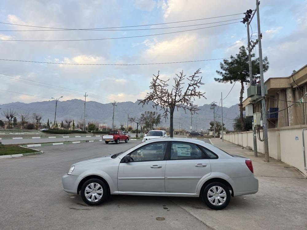 لۆک لۆک بل پاکەت 
ماڵی دۆست نموونەی جوانی 
ئۆپترا مۆدیل 2005 گێر حادی 
رەقەم بەخدادی ئەسڵی سەنەوی ئەسڵی هەیە بەشەرتی ئەوەلیان واجیهەشم بۆ راکیشاوە بی کێشەو موشکیلایە 
نوکە دەرزی لێدراوی پیوە نیە 
موس براوە بەشەرتە ماڵاکە بەس ماشاڵڵەی دەۆێت چونکە زۆر لۆکە 
بۆجوانی لەسەر کاڵ بوونەوە کامل کورە کراوە زۆر جوانە 
هەموو گیانی مەزبووتە تەبریت ساردوو گەرم مەزبووتە چوار ویلو تایەی لۆکی لەژیرە پاتڕی لۆکەو دینار مەسرووفی تیانیە شاشە ئایپادە دەسک مۆنیکایە جام کارەبایە 
شوێن رانیە *********** کۆتای $36 رانية, السليمانية
