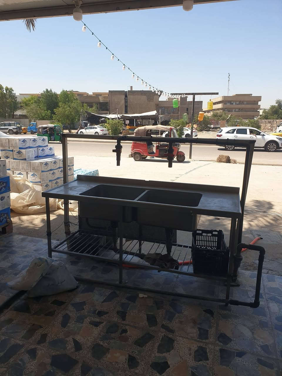 السلام عليكم محطه مع محل كامل للبيع المكان بغداد البلديات مع تانكيات عدد 2 ابو ال 5000 وابو ال 4000 وهذا رقمي *********** السعر 5500 وبيها مجال 1000 لتر بالساعه الانتاج والممبرين جديد وخير من الله
