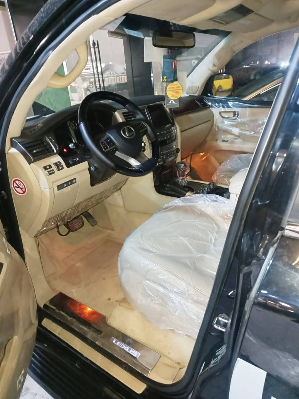 السلام عليكم رمضان كريم وتقبل الله صيامكم لكزس موديل 10 سياره جديده حيل بها قطعتين صبغ ماشيه 260 سياره على وضع الشركه رقم اربيل تحويل وكاله شنو يعجبك موجود سياره ما بيها اي نقص نهائيا بالعافيه علي اخذها السعر المطلوب 295 بيع ومراوس العنوان ذي قار الفجر ***********
