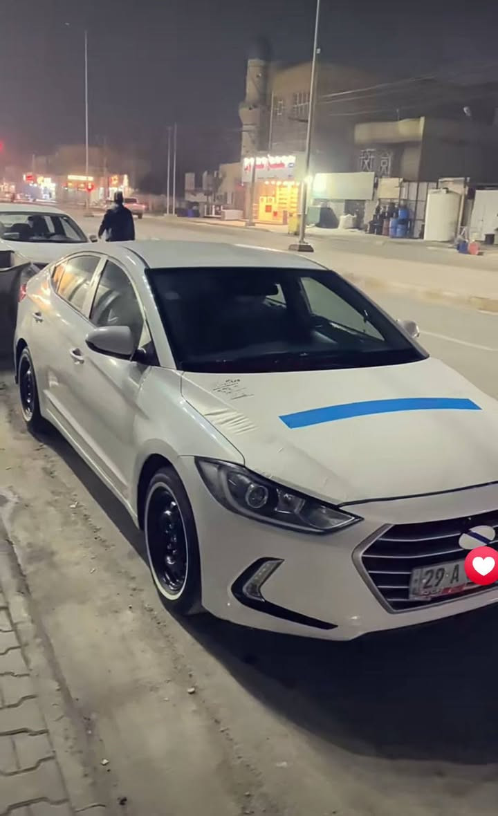مكلف بلنشر النتره موديل 2017
بيها قطعتين بدون دواخل والسياره نضيفه شوفت العين 
وشرط التحويل رقمها مسطره واسط
سنويه 2027 مشروع وطني 
مكينه 2000 دوش امريكي 
السعر 117 وبيها مجال للطيبين 
رقم الموبايل ***********
