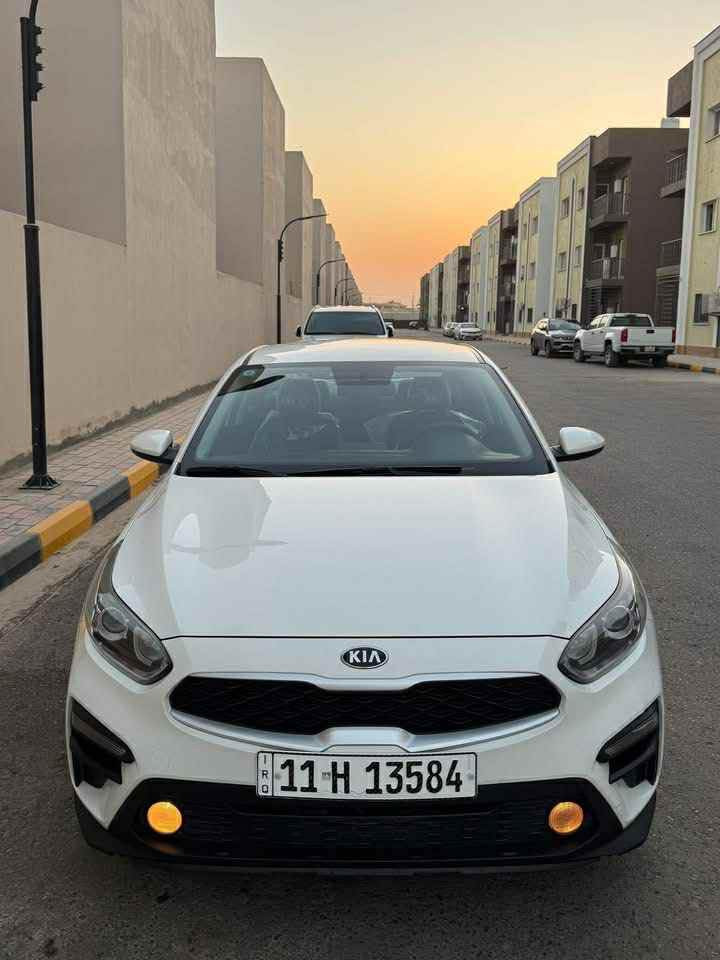 ( كيا سيراتو / خليجي / موديل 2020)
( الدولية العراقية )
مكفولة كفالة عامة من دعامة الخليفة الى دعامية الامامية بدون صبغ  بدون تبديل بدون فقط بارد بسيط  كلشي كفالة عامة من ( كير AT / وميكنة / وتبريد/ وصدر)
رقم بغداد الجديد بااسمي تحويل ثاني يوم سنوية وهزه وفحص وارقام كله جديد مكينة ( 1600) دوش برغي ممفتوح بيه
( ماشية 63  الف كيلو متر فقط )
_
_شاشه كار بلي 
داخل اسود 
*********** السعر 165
