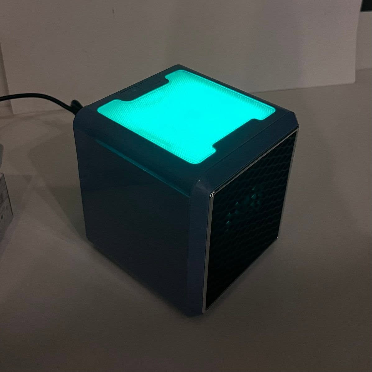 هيتر مدفأة كهربائية هوائية مربعة
دفاية كهربائية سيراميك Handy Heater Pure Warmth بقدرة 1500 واط مع فلتر True Shield

دفاية كهربائية مدمجة تعمل بتقنية السيراميك لتوفير حرارة مريحة وسريعة في مختلف المساحات داخل المنزل أو المكتب.

 • تقنية تسخين سيراميكية متقدمة توفّر حرارة قوية ومباشرة
 
• قدرة تشغيل عالية 1500 واط لتدفئة فعّالة
 
• فلتر True Shield يساعد على تنظيف الهواء أثناء التسخين

• تحكم بثلاث سرعات تشغيل: منخفض – متوسط – عالي
 
• اضاءة متعددة

• تشغيل هادئ مناسب للاستخدام اليومي
 
• تصميم بسطح خارجي Cool-Touch لراحة وأمان أعلى
 
• حماية إيقاف تلقائي عند الانقلاب (Tip-Over Auto Off)

 • النوع: دفاية كهربائية سيراميك
 • القدرة: 1500 واط
 • مستويات التشغيل: 3 سرعات (Low / Medium / High)
 • نظام الأمان: إيقاف تلقائي عند الانقلاب
 • الهيكل الخارجي: بارد الملمس (Cool-Touch Case)
 • التحكم: أزرار بإضاءة LED
 • سلك الكهرباء: مدمج داخل الجهاز


**إذا كنت صاحب هذا الإعلان وتريد حذفه لأي سبب، رجاءا أرسل رسالة إلى الدعم الفني**