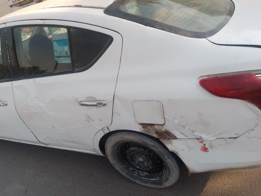 سلام عليكم 
نيسان سني موديل 14 ادوات يعني كلك مضروبه بجم ومثل ما موضح بالصور ضربات بيه ابيع كفاله سرقه وعشائر سعر 35 عنوان بغداد 
***********
