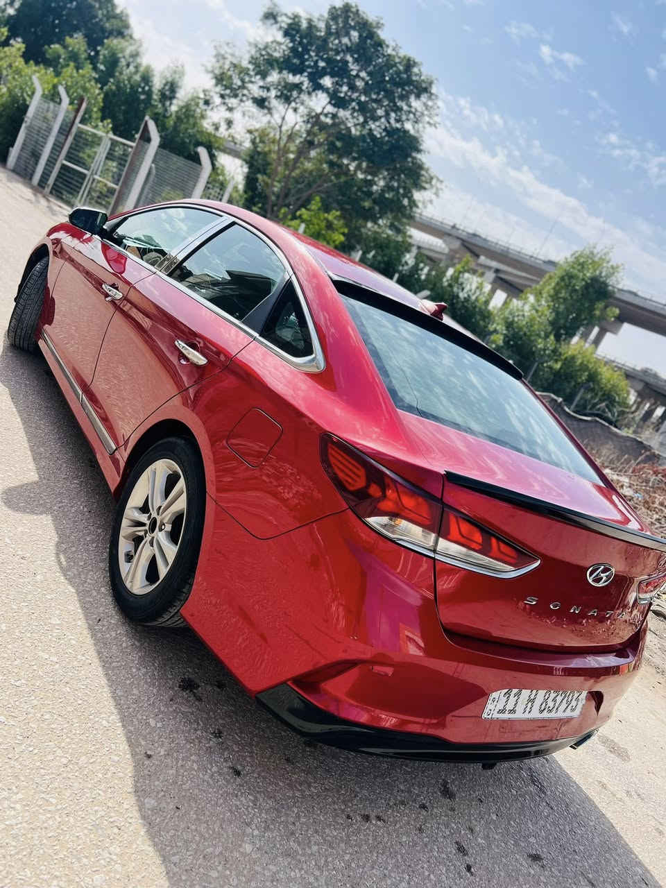 السلام عليكم سوناتا وارد امريكي ( 2019 ) محرك 2400 ليبل واحد بدون تبديل بدون ايرباك حادث جامل وبنيد جهة السايق  فول عدا الفتحه ( بصمه ، شاشه ، كامرا دواره ، تحكمات درگه ودشبول ، رادارات جميع الاتجاهات ، تبريد بيانو ، تبريد خلفي، اشاير بالمري ، شحن واير لس ، الكشنات والدرگه تدفئه تبريد ، بصمة ابواب ) رقمها بغداد ( دولي ) باسمي سعرها 145 مكان السيارة بالنجف وهذا رقمي *********** واتساب موجود
