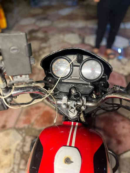 سلام عليكم بوكسر للبيع موديل ٢٢ أوراق اصليه مكاني حي العامل بغداد
***********
