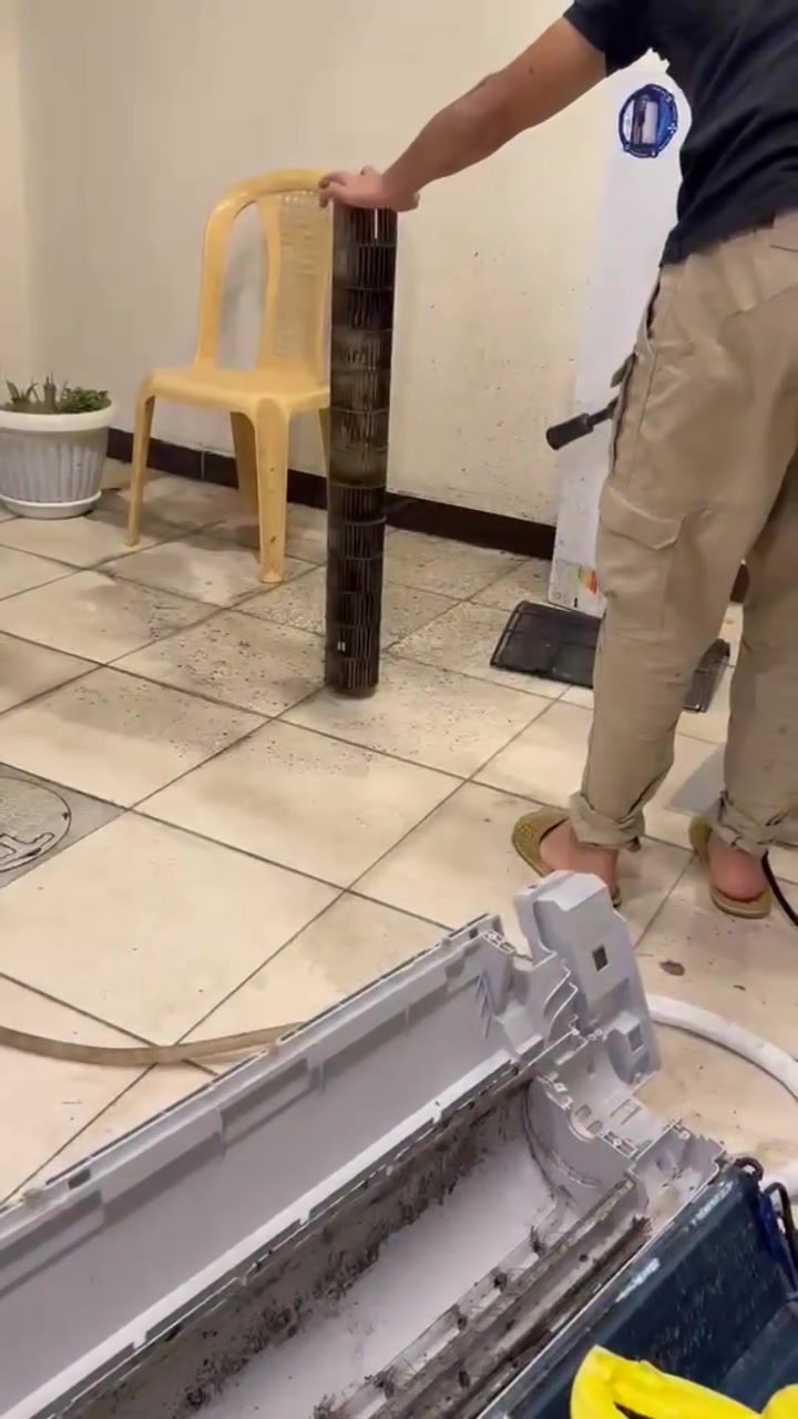 السلام عليكم متوفر
خدمه غسل سبالت  داخلي وخارجي مثل ما واضح بالمقطع 
ونصب سبالت 
 بجميع انواعها 
رقم بي واتساب ***********

