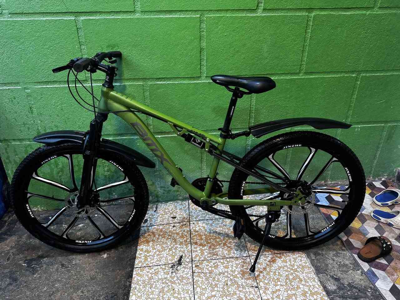 باسيكل حجم ٢٤ جبلي جديد ماركه BMX استخدام شهرين السعر ٢٠٠ الف وبيه مجال بسيط
بغداد الغزاليه الهايكل قرب أسواق ريماس
***********
