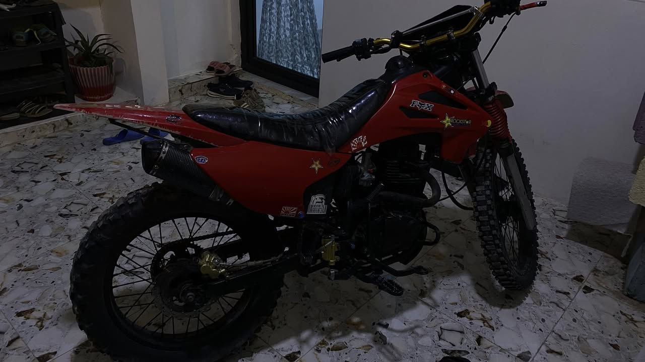 كويار قفاز موديل 23 مكينة 200 الماطور خير من الله لا صرف لا بخار كهربائيات فول المكينه مكفوله  شلعه فول تصعد اكبر رصيف بي للتواصل ***********
