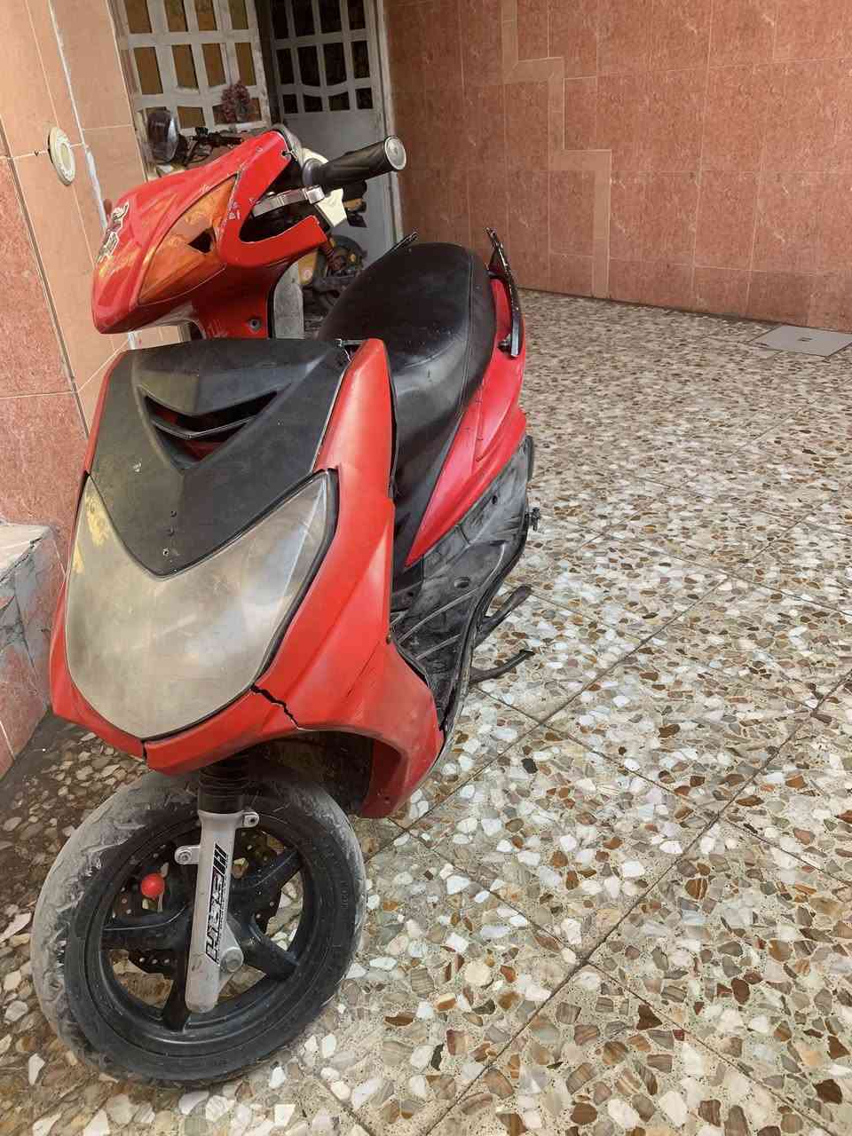 سلام عليكم دراجه سكنس فحل للبيع او ارواس شعندك نزل السعر 425 المكان المدينة الصدر الرقم بس وستاب ***********
