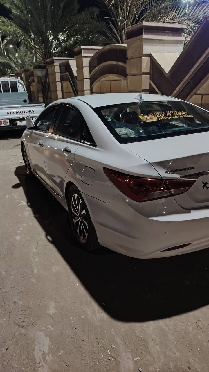 سوناتا مضلع موديل 13سياره كامله الاخير مابيه كل نقوصات فول موصفات رقم الهاتف ***********تفضل خاص بيك خير وتدلل
