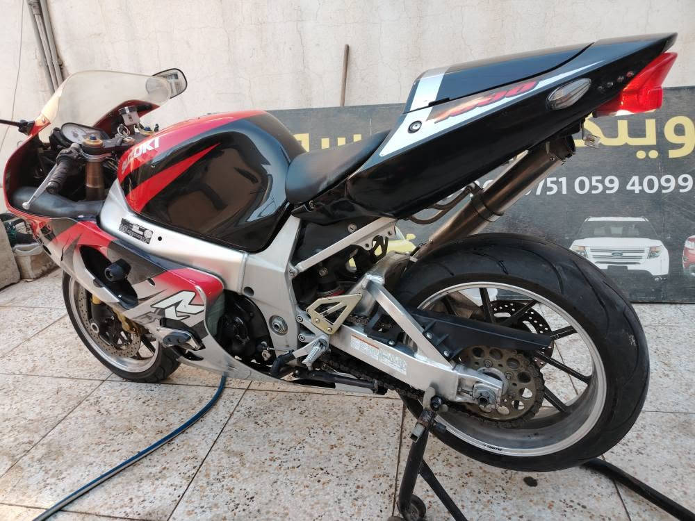 Suzuki gsxr k1 1000 bo froshtn zor paka tanha 17 hazar roshtwa hamw Gian y eshaka w bashart kapsa *********** السليمانية, العراق
