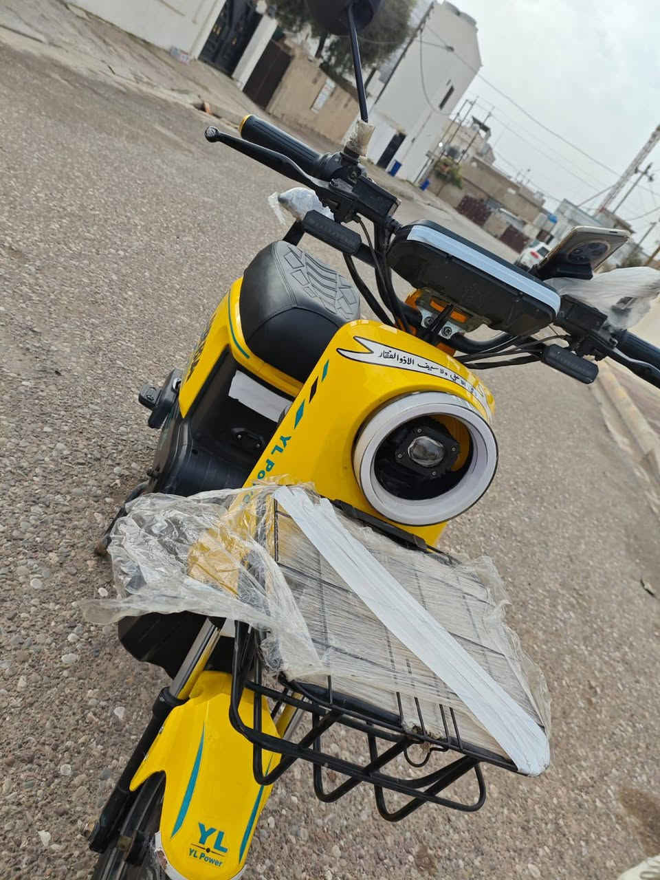 سلام عليكم r9 pro max
مواصفاته
تشغيل سويج كارت بصمه
قفل ستيرن
بطاريات٥دبل ٣٢امبير شرط الفحص 
بريك دسكاتت
مرايات جانبيه
انطيك دراجه شرط الفحص ٤٧٥وبيه مجال
خاص موجود 
***********
