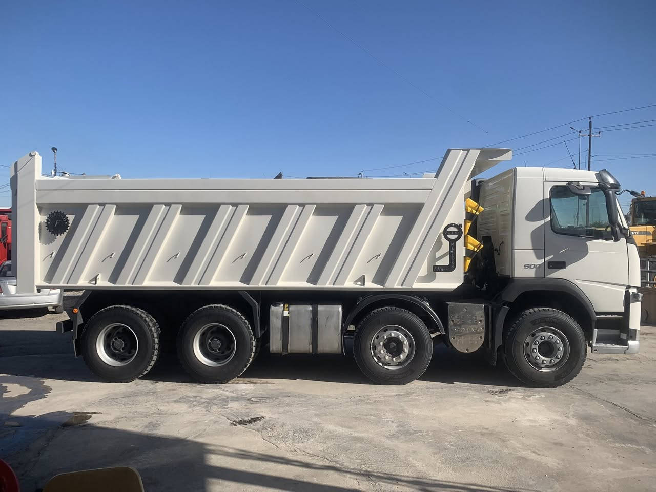 فالفو وحش FM/500 كير اوتماتيك عقرب مجموعة توب تلاين مربع ربل حديث شاصي بلادي كامل مواصفات مرقمة جديد بودي جديد صفر تخم تاير جديد سيارة جديدة ونظيفة ماشية قليل

موديل / 2020

اوقات الاتصال من ساعة 9:00 صباحاً حتى ساعة 8:00 مساءاً

***********

***********

***********

عنوان / كركوك معارض شارع المطار مقابل جسر واحد حزيران 

معرض الرافدين المركزي للسيارات الثقيلة
