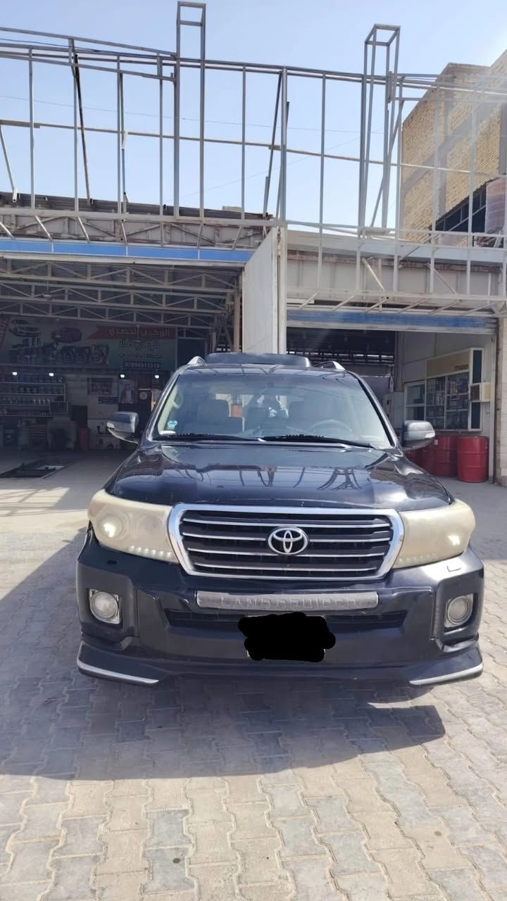 جكساره موديل 2011لون اسود
رقم بغداد 
مكفوله٣٢٠ او بيه مجال فول مواصفات 
ذي قار سوق الشيوخ  ***********
