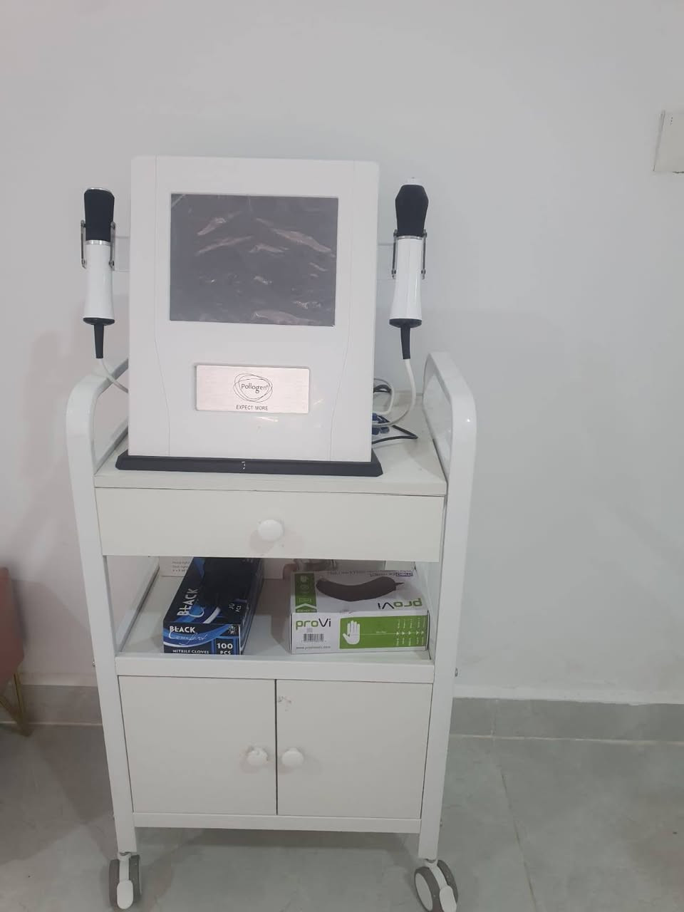 غراض صالون كامله استخدام كم شهر للبيع كلهن شلعه اجهزة كلها حديثه


**إذا كنت صاحب هذا الإعلان وتريد حذفه لأي سبب، رجاءا أرسل رسالة إلى الدعم الفني**