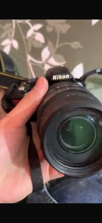 D7000 و D3100 • عدسات زووم • بطاريات نضيفه