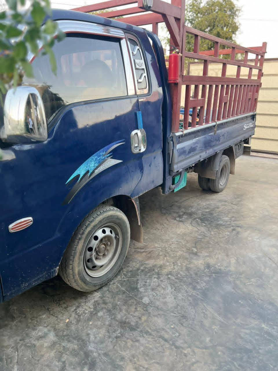 سلام عليكم ورحمة الله وبركاته
للبيع كيه حمل موديل 2006
كير محرك شاصي كله كفاله 
كهربائيات كلها شقاله 
تخم تاير جديد 
حداديه جديده
سياره بسمي رقم جديد 
شرط التحويل سنويه ل 2030
السعر 85 
رقم الهاتف ***********
خابر ودلل للعنوان صلاح الدين
