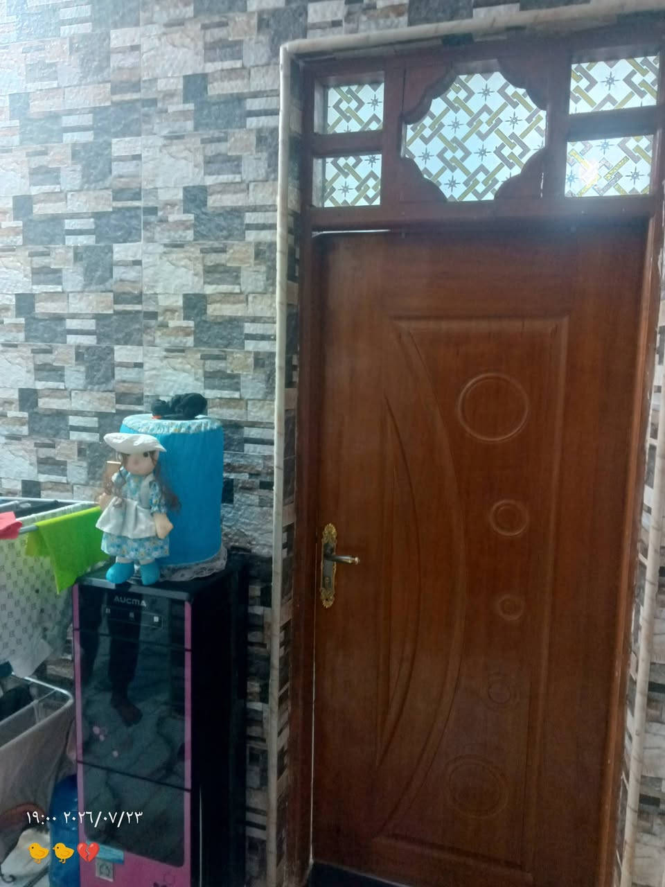 السلام عليكم بيت المساحه 100متر مربع ركن 10×10  طابقين اربع غرف نوم ومطبخ واستقبال ومجمع صحيات نقص واجهيه لبخ وتطبيك السطح العنوان شارع شريفه المختصر قرب صيدليه نرمين طابو زراعي سند25 للاستفسار رقم الهاتف ***********اتصال او واتساب
