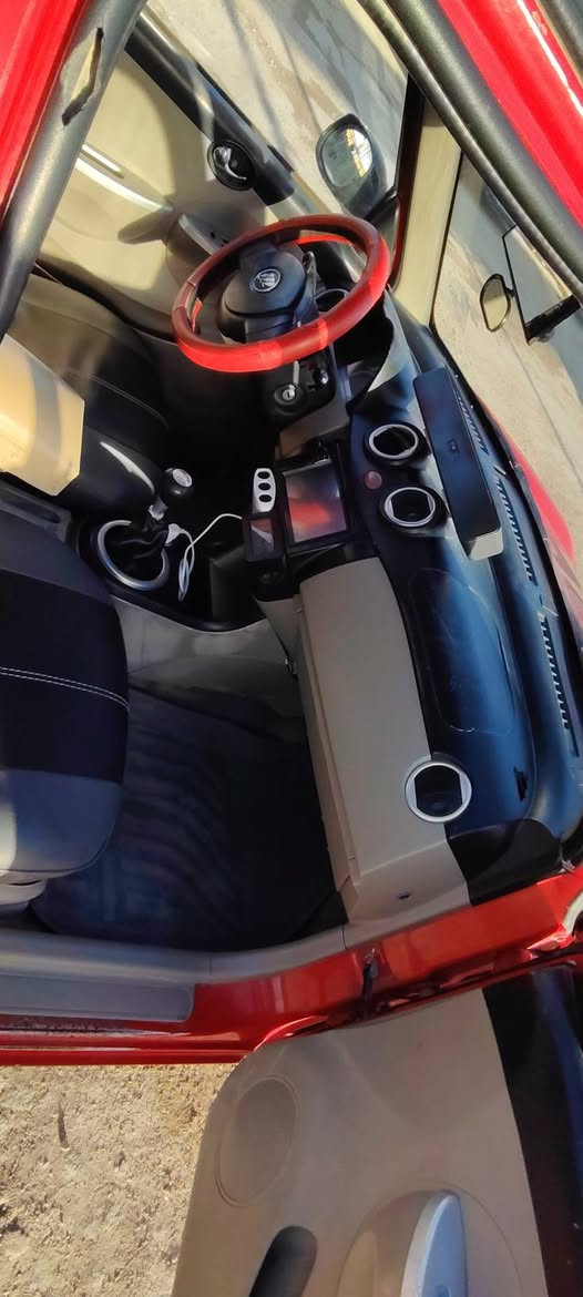 السلام عليكم
ليفان 320 للبيع
موديل2013 مكينه كير  
حداديه وادامة وتخم تاير جديد 
رقم قادسيه بسمي سنويه ل 30 السعر 36 وبيها مجال 
مكان السياره النجف الاشرف  
رقم ***********
