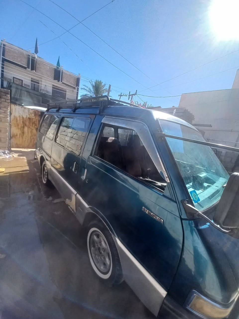 السلام عليكم كيه بسته موديل 95 للبيع  سنويه لل28 بعدهي ماصاقطه رقم انكليزي سياره نضيفه كشر وداخل كدامكم بل الصوره كهربائيات شغاله كير ومكينه خير من الله بيه شاشه تريد وكاله تريد مداور بكيفك السعر 35وبيه مجال ***********هذا رقمي بي واتساب وموجود على خاص همين
