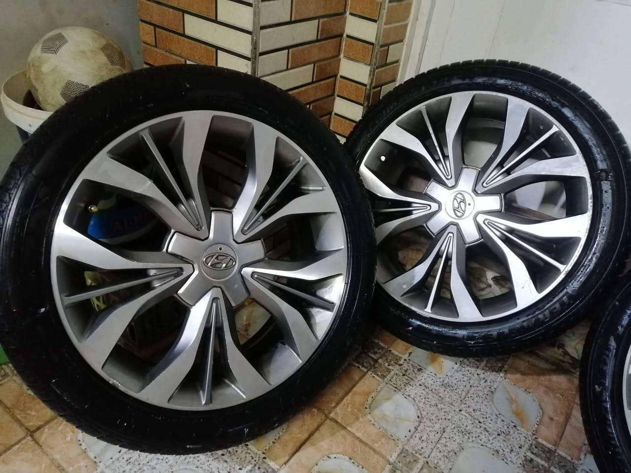 سلام عليكم ورحمة للبيع وياله سوناتا فول جدد مع تخم تاير نضيف مكاني نجف ابصخير ***********
سعر 500 بيهن مجال
