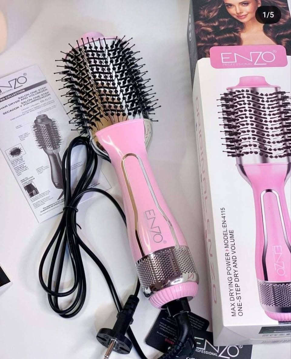 فرشه شسوار حراري ماركه انزو الشكل الجديد تصميم ايطالي 😍🔥

القوة الكهربائية: 1000 واط — قوة كافية لتجفيف وتصفيف الشعر بسرعة جيدة. �
📌 الجهد: 220–240 فولت — مناسب لمعظم المنازل. �
📌 مصدر الهواء: هواء ساخن + تجفيف وتصفيف في نفس الوقت (“One Step”). �
📌 إعدادات حرارة: 3 مستويات (حار – متوسط – بارد) لتناسب أنواع الشعر المختلفة. �
📌 مادة الفرشاة: طلاء سيراميك يحمي الشعر من حرارة مفرطة ويوزع الحرارة بشكل متساوي. �
📌 تقنية الأيونات السالبة: تقلل من التجعد والكهرباء الساكنة وتزيد لمعان الشعر. �
📌 سلك دوار 360°: لتسهيل التحكم والحركة أثناء التصفيف بدون تشابك السلك. �
📌 اللون: الوردي كما موضح بالصوره 

السعر : 25 فقط😍


**إذا كنت صاحب هذا الإعلان وتريد حذفه لأي سبب، رجاءا أرسل رسالة إلى الدعم الفني**