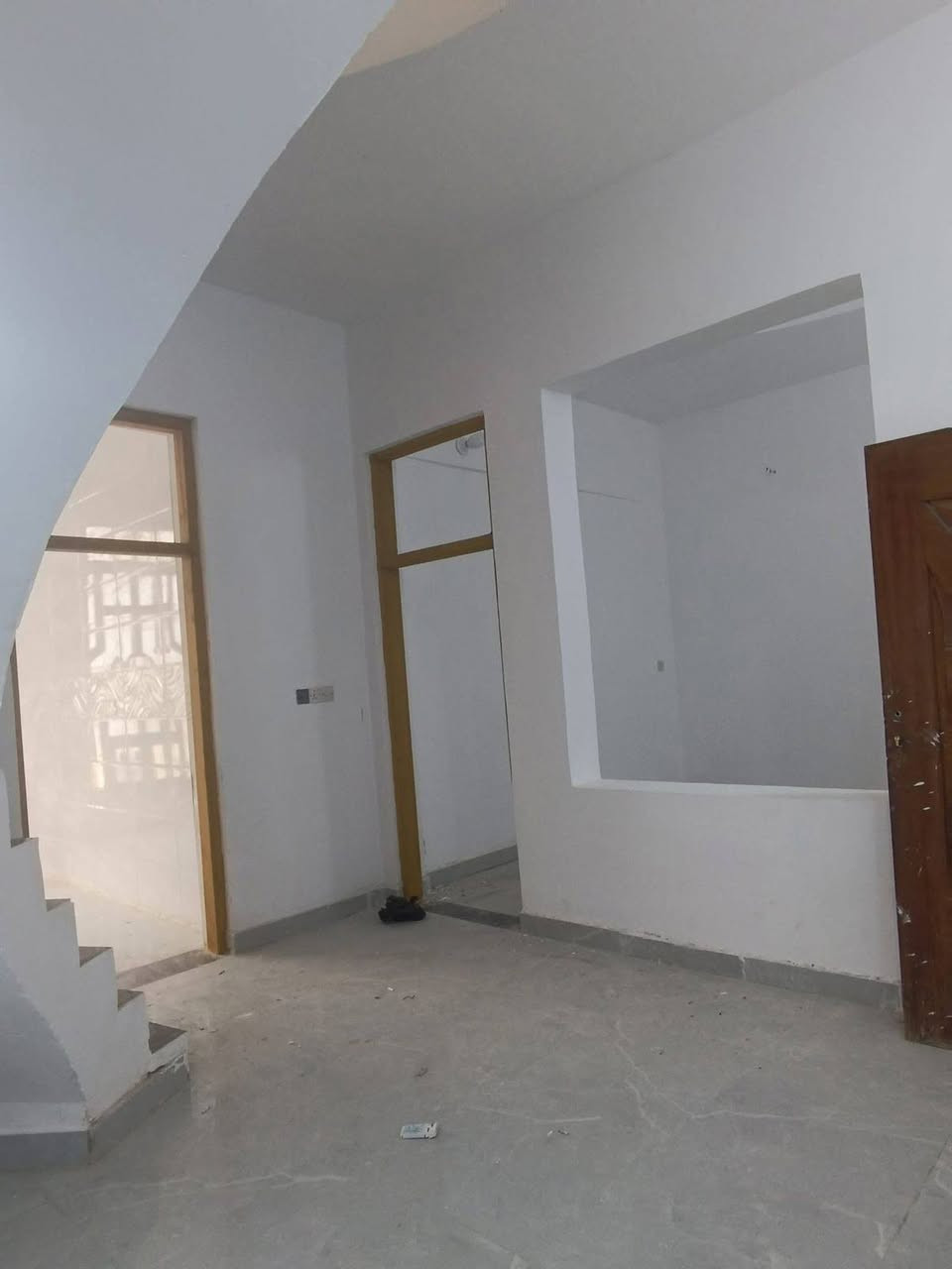 سلام عليكم
بيت 125م واجهه 10م ونزال 12ونص م طابقين  مكانه حي الزيتون مطلوب 100مليون مبادره وبل يده 58
***********
